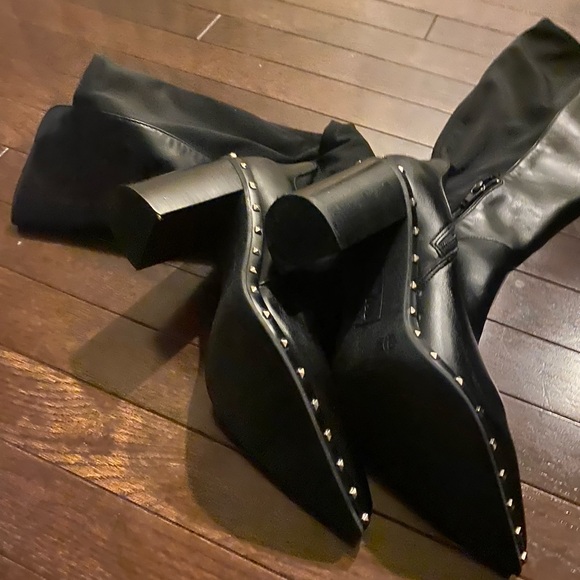 CHARLES BY CHARLES DAVID
Aleigha Boot. Worn once and in excellent condition - Picture 3 of 5